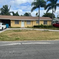 Casa a la venta en 143 SE 27th Way, Boynton Beach FL 33435