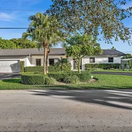 Casa a la venta en 7421 SW 142nd Ter, Palmetto Bay FL 33158