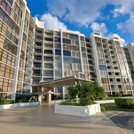 Apartamento a la venta en 600 Parkview Dr # 718, Hallandale Beach FL 33009