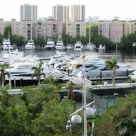 Apartamento a la venta en 19667 Turnberry Way # 6F, Aventura FL 33180