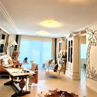 Apartamento a la venta en 9195 Collins Ave, Surfside FL 33154