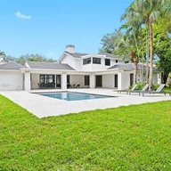 Casa a la venta en 7611 SW 83rd Ct, Miami FL 33143