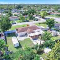 Casa a la venta en 6195 Plunkett St, Hollywood FL 33023