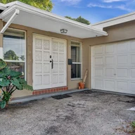 Casa a la venta en 8340 NW 21st Ct, Sunrise FL 33322