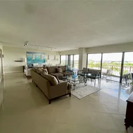Apartamento a la venta en 1800 NE 114th St # 1201, Miami FL 33181