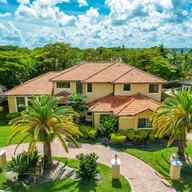 Casa a la venta en 9439 NW 54th Doral Cir Ln, Doral FL 33178