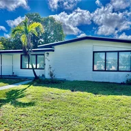 Casa a la venta en 830 NW 170th Ter, Miami Gardens FL 33169