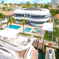 Casa a la venta en 3344 NE 167th St, North Miami Beach FL 33160