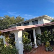 Casa a la venta en 2330 NW 179th Ter, Miami Gardens FL 33056
