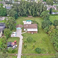 Casa a la venta en 9810 SW 55th Ct, Cooper City FL 33328