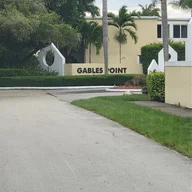 Apartamento a la venta en 4500 SW 68th Ct Cir # 3, Miami FL 33155