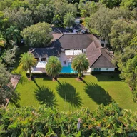 Casa a la venta en 9251 SW 68th Ave, Pinecrest FL 33156