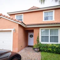 Casa a la venta en 1100 SE 16th Ave, Homestead FL 33035