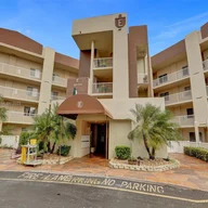 Apartamento a la venta en 7686 Trent Dr # 313, Tamarac FL 33321