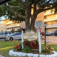Apartamento a la venta en 1025 SE 4th Ave # 108, Dania Beach FL 33004