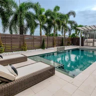 Casa a la venta en 15940 SW 136th Way, Miami FL 33196