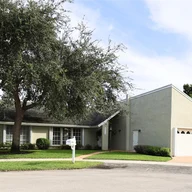 Casa a la venta en 9315 SW 172nd Ter, Palmetto Bay FL 33157