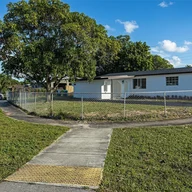 Casa a la venta en 4840 NW 13th St, Lauderhill FL 33313