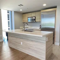 Apartamento a la venta en 16385 Biscayne Blvd # 607, North Miami Beach FL 33160