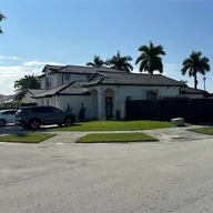 Casa a la venta en 898 NW 131st Ave, Miami FL 33182