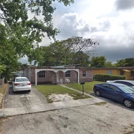 Casa a la venta en 13725 NW 4th Ct, North Miami FL 33168