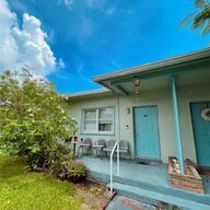 Apartamento a la venta en 1239 Marseille Dr # 7, Miami Beach FL 33141