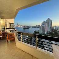 Apartamento a la venta en 3400 NE 192nd St, Aventura FL 33180