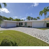 Casa a la venta en 16418 NE 31st Ave, North Miami Beach FL 33160