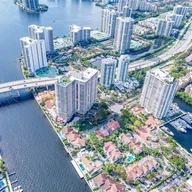 Apartamento a la renta en 19355 TURNBERRY WAY # K, Aventura FL 33180