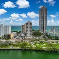 Apartamento a la venta en 6422 Collins Ave # 404, Miami Beach FL 33141