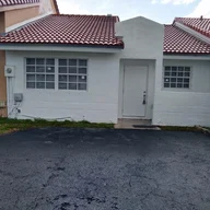 Casa a la renta en 1090 SE 13th Ter, Homestead FL 33035