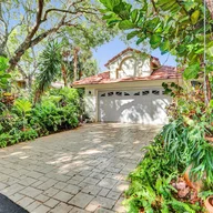 Casa a la venta en 505 Misty Oaks Dr, Pompano Beach FL 33069