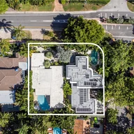 Casa a la venta en 6000-6010 Pine Tree Dr, Miami Beach FL 33140