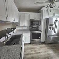 Apartamento a la venta en 1504 Whitehall Dr # 105, Davie FL 33324