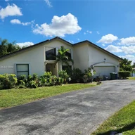 Casa a la venta en 3211 NW 121st Ln, Coral Springs FL 33065