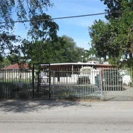 Casa a la venta en 2461 NW 14th St, Miami FL 33125
