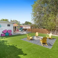 Casa a la venta en 39 NW 49th St, Miami FL 33127