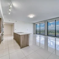 Apartamento a la venta en 5252 NW 85th Ave, Doral FL 33166