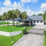 Casa a la venta en 7720 SW 77th Ave, Miami FL 33143