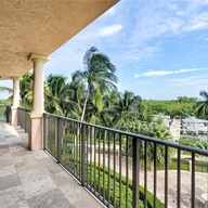 Apartamento a la venta en 13611 Deering Bay Dr # 301, Coral Gables FL 33158