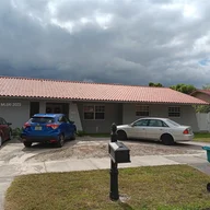 Casa a la venta en 13042 SW 5TH ST, Miami FL 33184