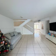 Apartamento a la venta en 11115 W Okeechobee rd # 181, Hialeah Gardens FL 33018