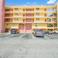 Apartamento a la venta en 8775 Park Blvd # 110, Miami FL 33172