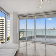 Apartamento a la venta en 2020 N Bayshore Dr # 801, Miami FL 33137