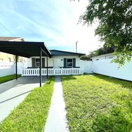 Casa a la venta en 2210 Cody St, Hollywood FL 33020