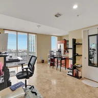 Apartamento a la venta en 185 SW 7th St # 1600, Miami FL 33130