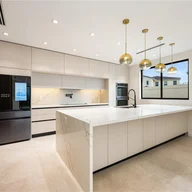 Casa a la venta en 21126 NE 33rd Ave, Aventura FL 33180