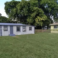 Casa a la venta en 5900 NW 13th Ave, Miami FL 33142