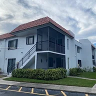 Apartamento a la venta en 286 Racquet Club Rd # 201, Weston FL 33326