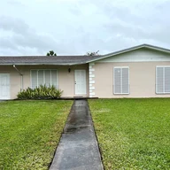 Casa a la venta en 18001 SW 91st Ave, Palmetto Bay FL 33157